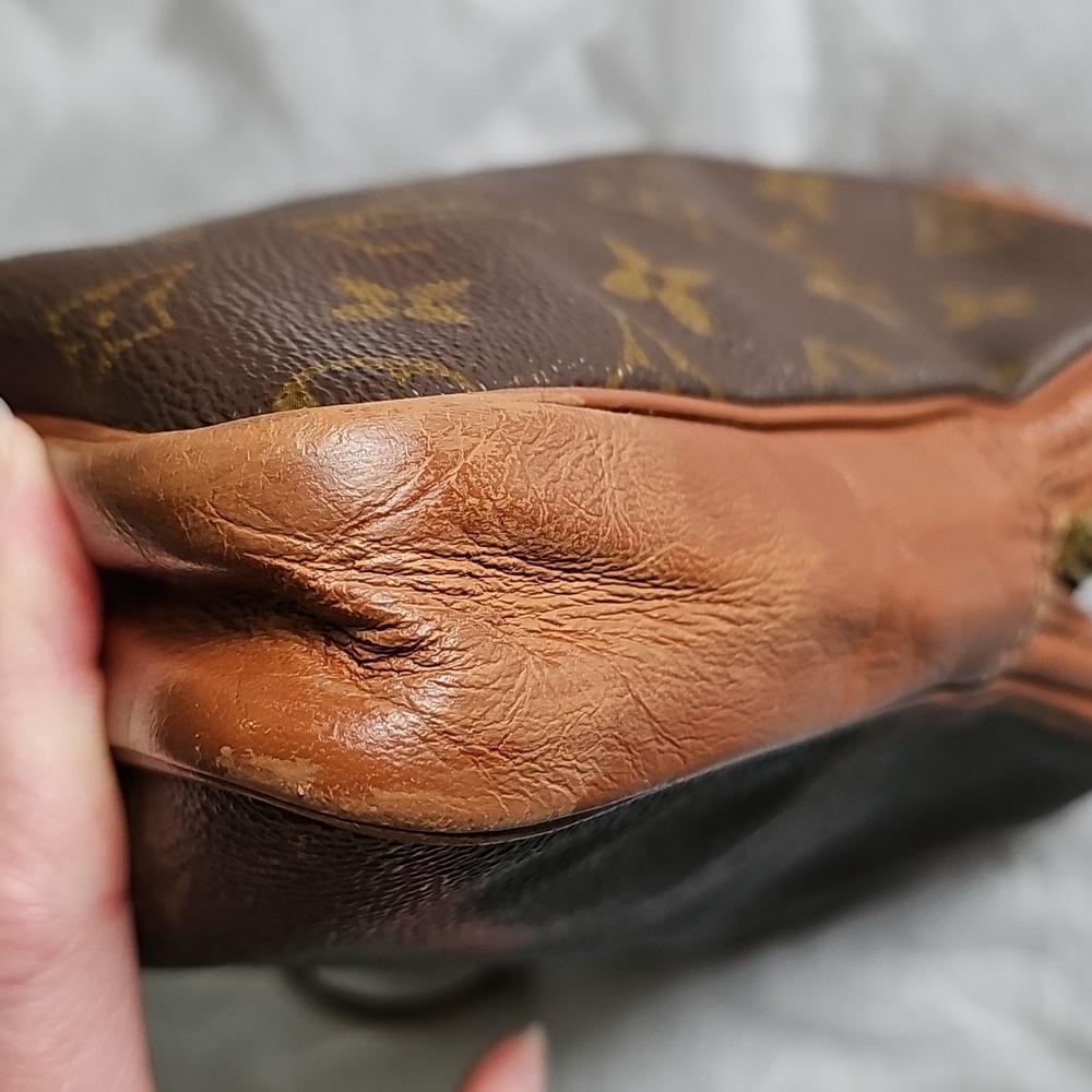 Louis Vuitton Brown Monogram Clutch - Picture 11 of 13